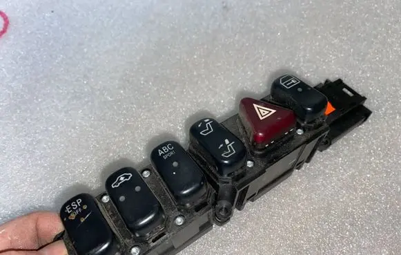 Mercedes-Benz S W220 Hazard light switch a2158202810 2158202810
