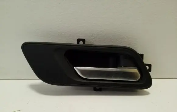 Nissan Qashqai J12 Front door interior handle 806826UA0D 806706UA0A