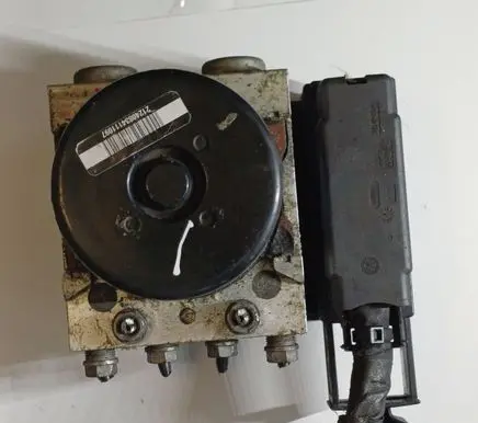 Volkswagen Golf VI ABS Pump 1K0614517BD 1K0907379AD