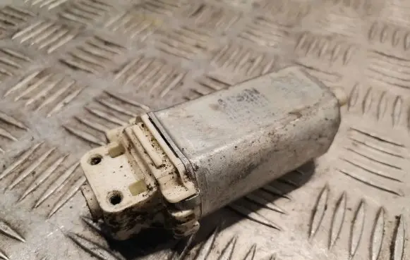 Lexus RX XU10 Seat adjustment motor 8582030510