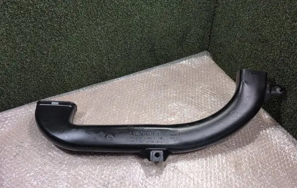 Renault Trafic III (X82) Air intake duct part 687754942R