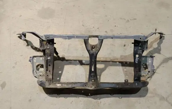 Subaru Outback Radiator support slam panel