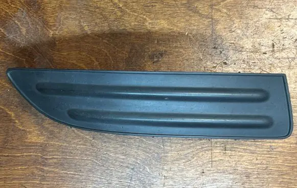Toyota Corolla E120 E130 Front bumper lower grill 5212702030