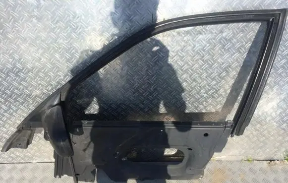 Audi A6 S6 C5 4B Front door window/glass frame 