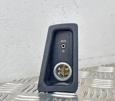 BMW 1 E81 E87 AUX in-socket connector 6930561