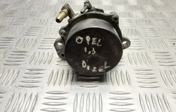Opel Meriva B Vacuum pump 55193232