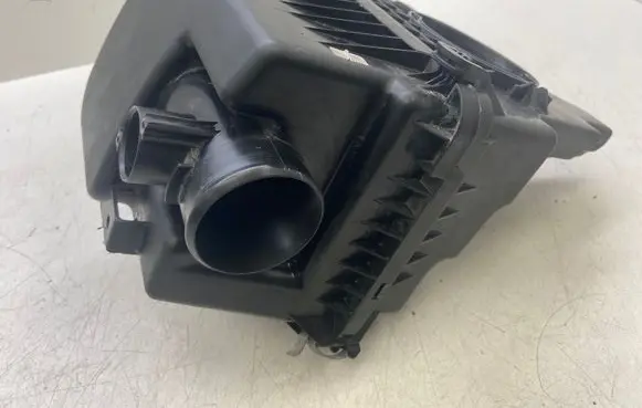 Mazda CX-3 Air filter box S552133AX