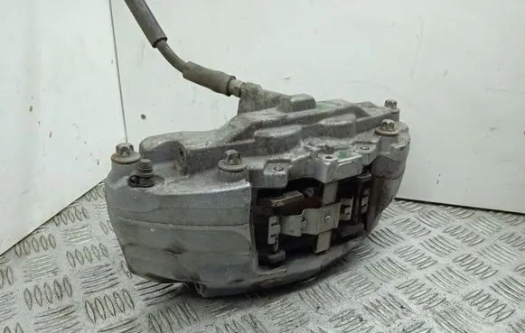 Mercedes-Benz C W205 Front brake caliper