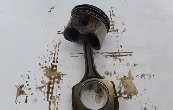 Renault Kangoo I Piston with connecting rod 7701474854
