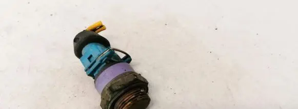 Peugeot 406 Air conditioning (A/C) pressure sensor 