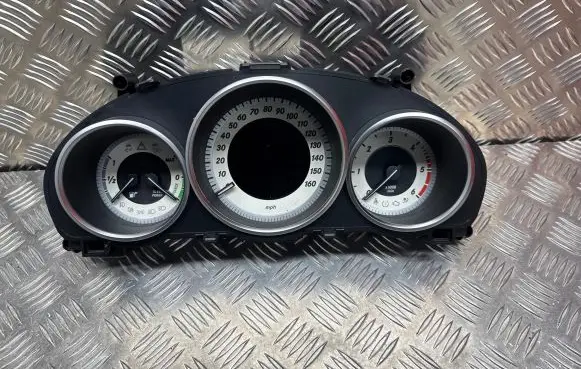 Mercedes-Benz E W212 Speedometer (instrument cluster) A2129003429 A2C53435305 24ZGS001Q