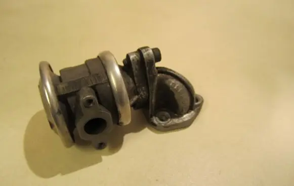 Audi A6 S6 C5 4B EGR valve 078131102F