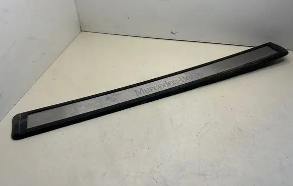 Mercedes-Benz E W211 Side skirt front trim A2116801435