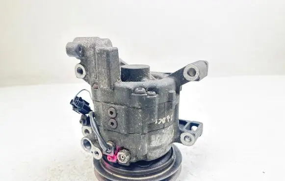 Nissan X-Trail T30 Air conditioning (A/C) compressor (pump) 926005M301