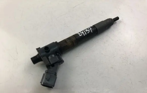 Volvo V70 Fuel injector 31405404