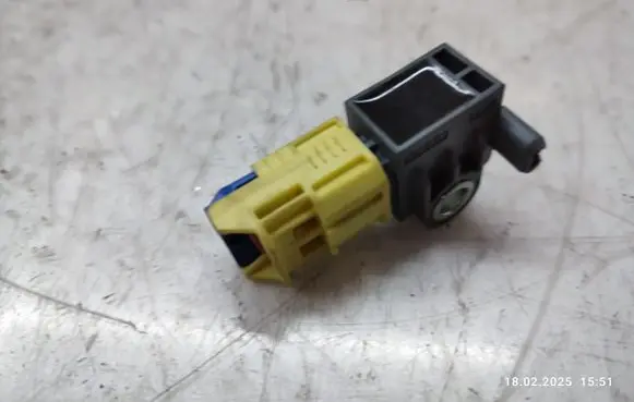 Hyundai Tucson TL Airbag deployment crash/impact sensor