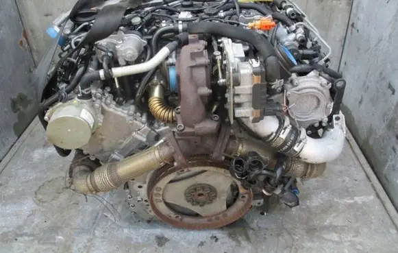 Audi A6 S6 C6 4F Engine block 