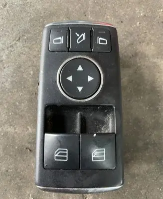 Mercedes-Benz C W204 Quarter vent window switch 1729056900