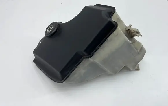 BMW Z4 E85 E86 Windshield washer fluid reservoir/tank 7110853