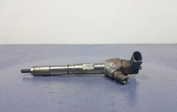 Skoda Superb B5 (3U) Fuel injector 04L130277AE