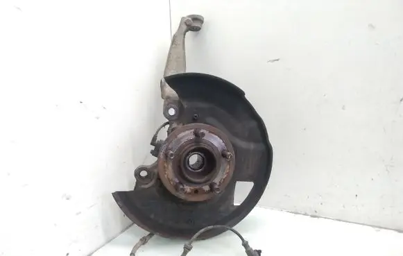Land Rover Discovery 3 - LR3 Front wheel hub spindle knuckle