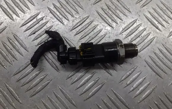 Opel Corsa C Fuel pressure regulator 0281002534