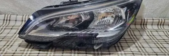 Peugeot 3008 II Headlight/headlamp 1311