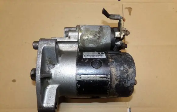 Peugeot 206 Starter motor M002T13081