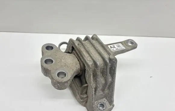 Opel Insignia A Engine mount bracket 13227717