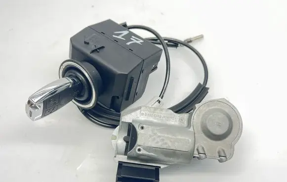 Mercedes-Benz CLK A209 C209 Engine ECU kit and lock set A2034621130 2095450908