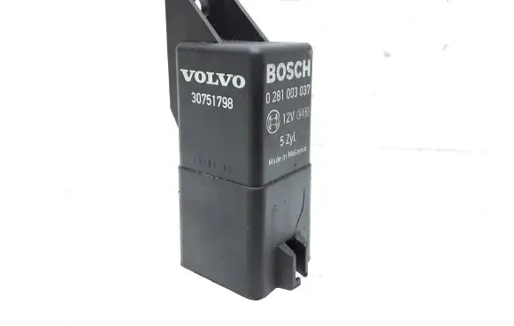 Volvo XC60 Glow plug pre-heat relay 30751798 0281003037