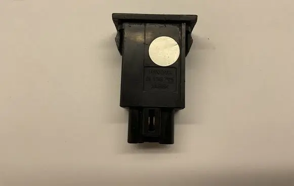Toyota Avensis T250 Fuel tank opening switch 156795