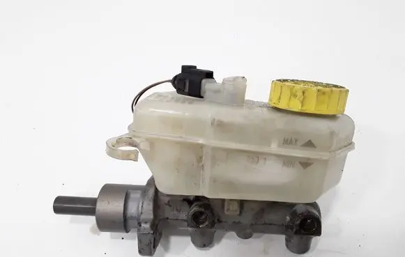 Skoda Fabia Mk1 (6Y) Master brake cylinder