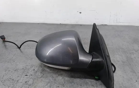 Front door electric wing mirror