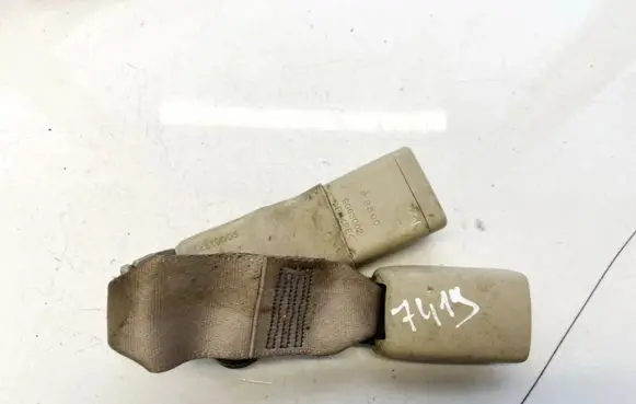 Lexus GS 300 350 430 450H Rear seatbelt buckle E063002