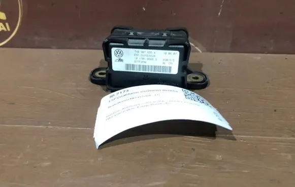 Skoda Octavia Mk2 (1Z) ESP acceleration yaw rate sensor 7H0907655A