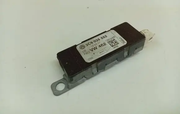 Volkswagen PASSAT B6 Antenna control unit 3C9035552