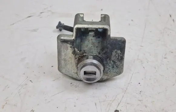 Mini Cooper Countryman R60 Front door lock (next to the handle) 1501770