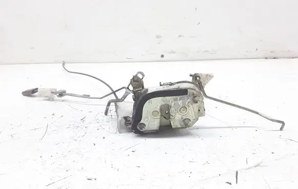 Toyota Yaris Front door lock 