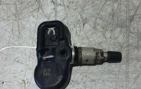 Nissan Qashqai Tire pressure sensor 10R035437 16909113D3