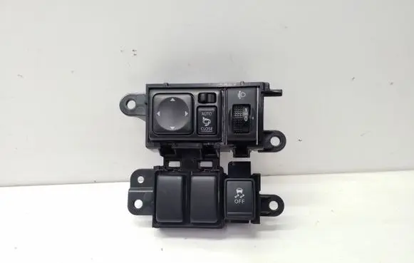 Nissan Juke I F15 A set of switches P10020B48000
