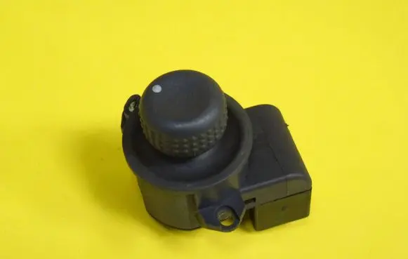 Wing mirror switch