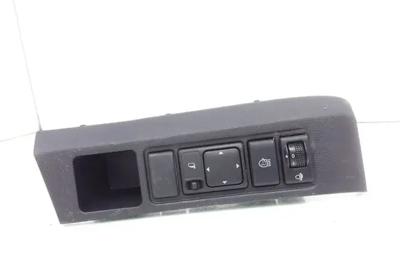 Wing mirror switch