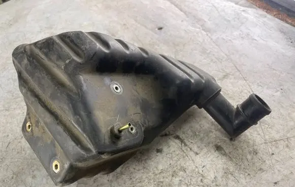 Intake resonator