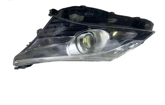 Toyota Avensis T270 Headlight/headlamp 
