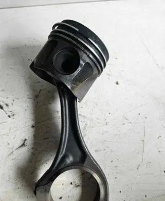 Mercedes-Benz Sprinter W906 Piston with connecting rod 8340F
