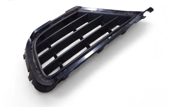 Volkswagen Touareg II Front bumper lower grill