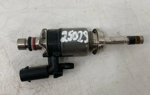 Audi A3 S3 8V Fuel injector 04E906036G