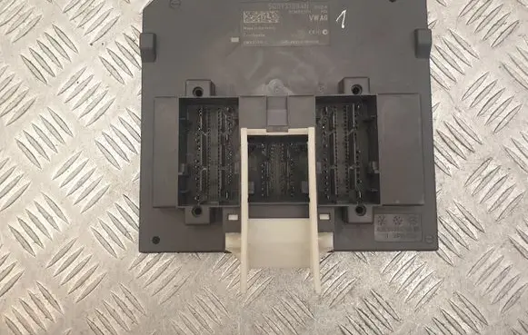 Audi A3 S3 8V Central body control module 5Q0937084N