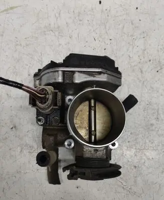 Volkswagen Golf IV Throttle valve